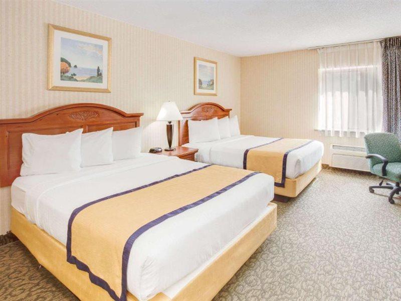 Baymont By Wyndham Kalamazoo West Экстерьер фото