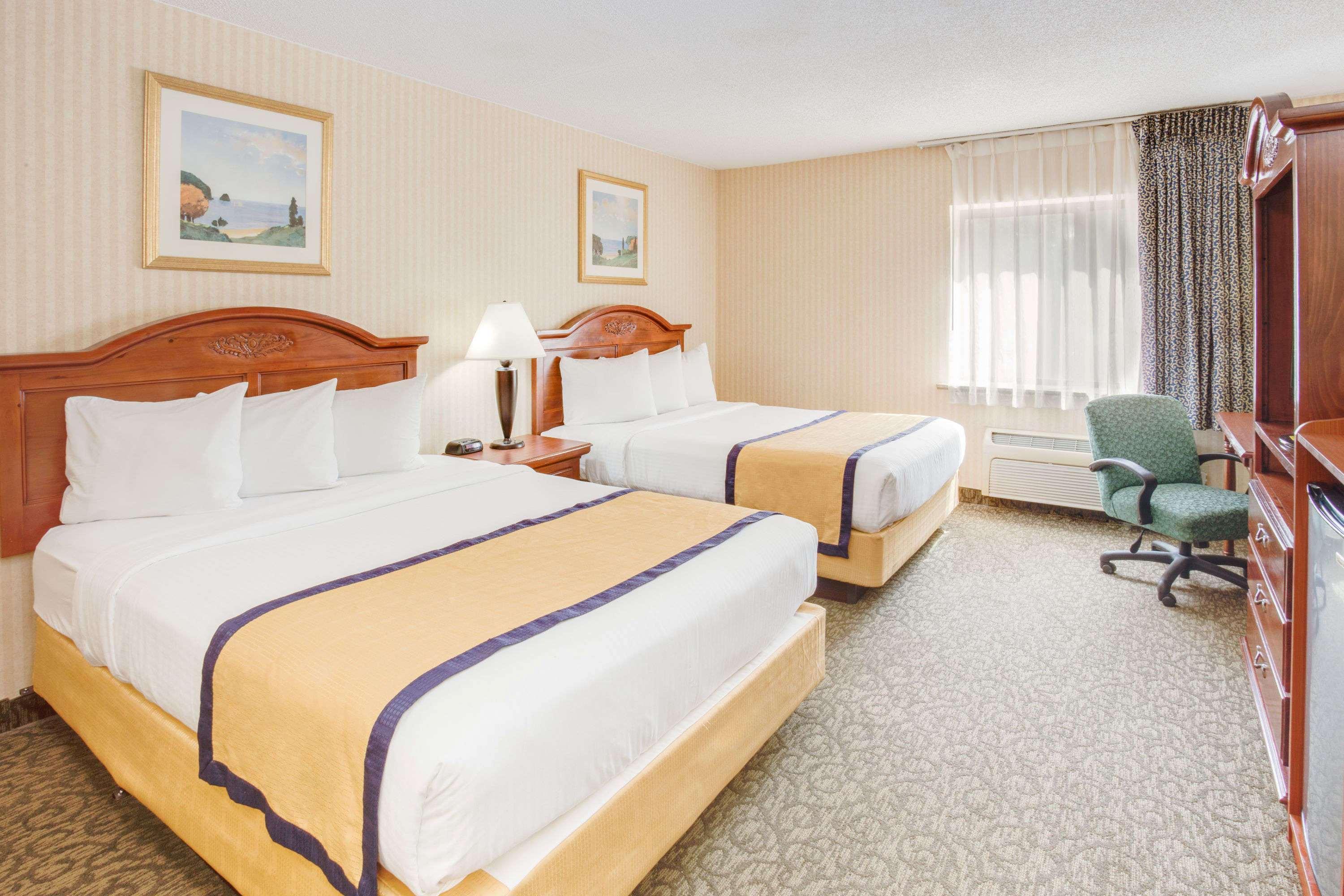 Baymont By Wyndham Kalamazoo West Экстерьер фото